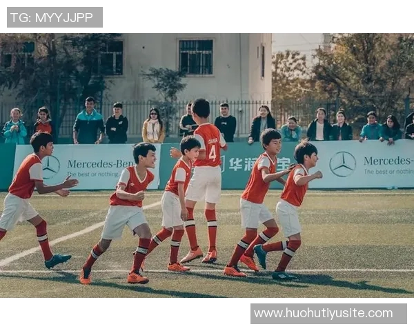 拉门斯回忆童年追随哥哥成为曼联球迷的美好时光与情感纽带 拉门斯回忆童年追随哥哥成为曼联球迷的美好时光与情感纽带